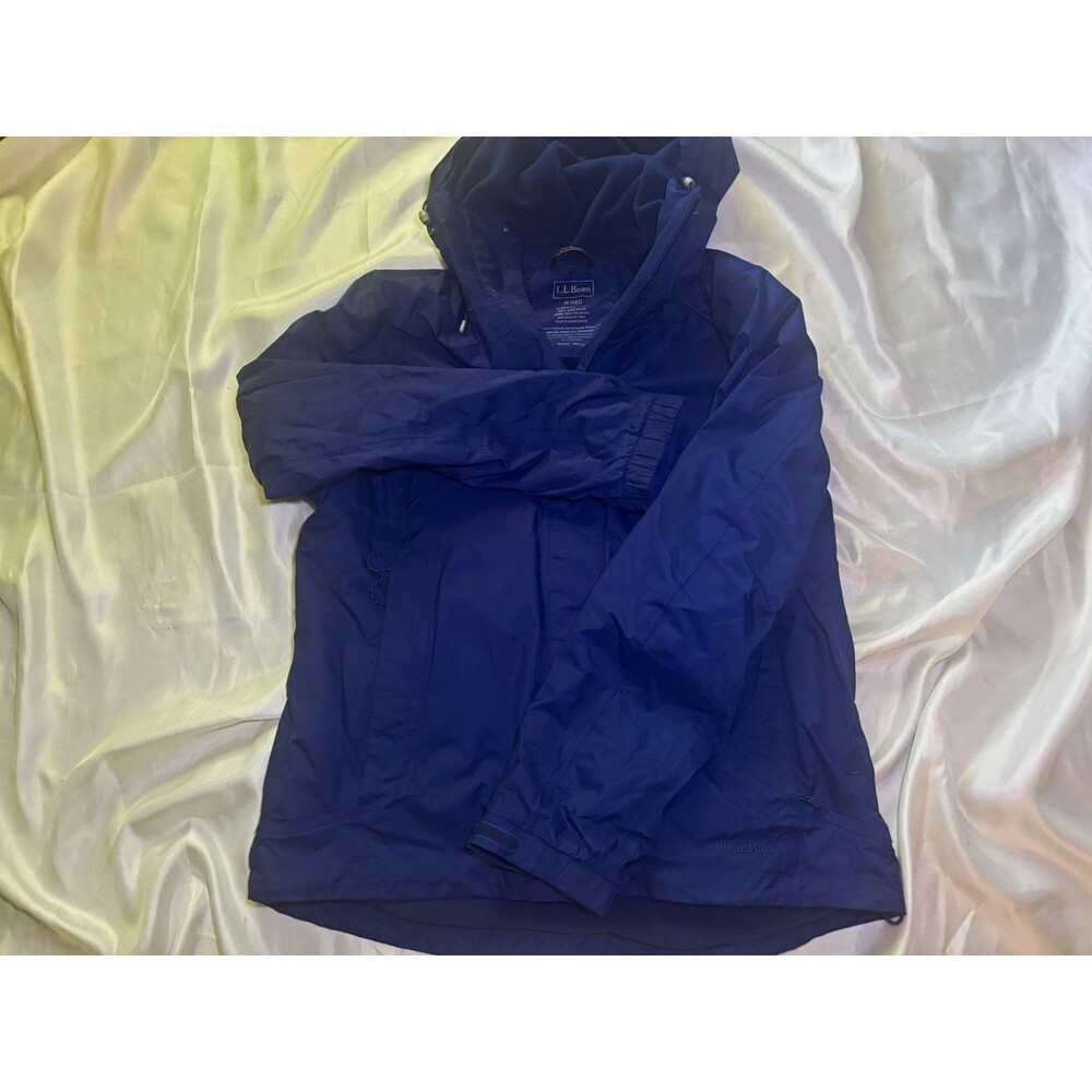 L.L. Bean Women's Blue Hooded Rain Jacket Windbreaker Misses M Regular 270387